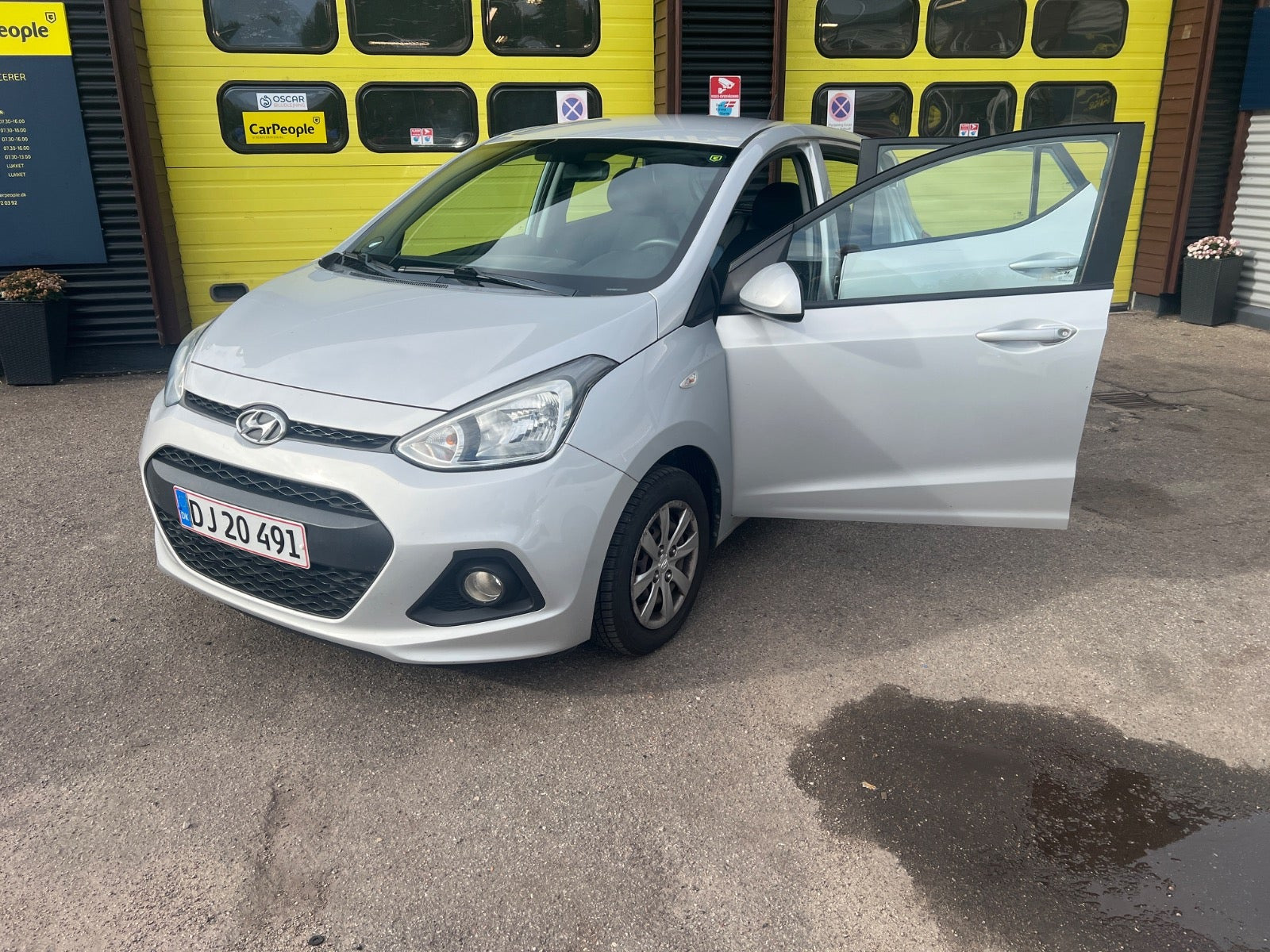 Sølv Hyundai i10 fra 2016