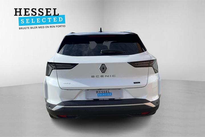 Hvid Renault Scenic E-Tech fra 2024