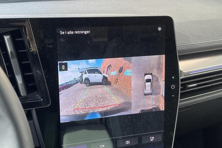 Hvid Renault Scenic E-Tech fra 2024