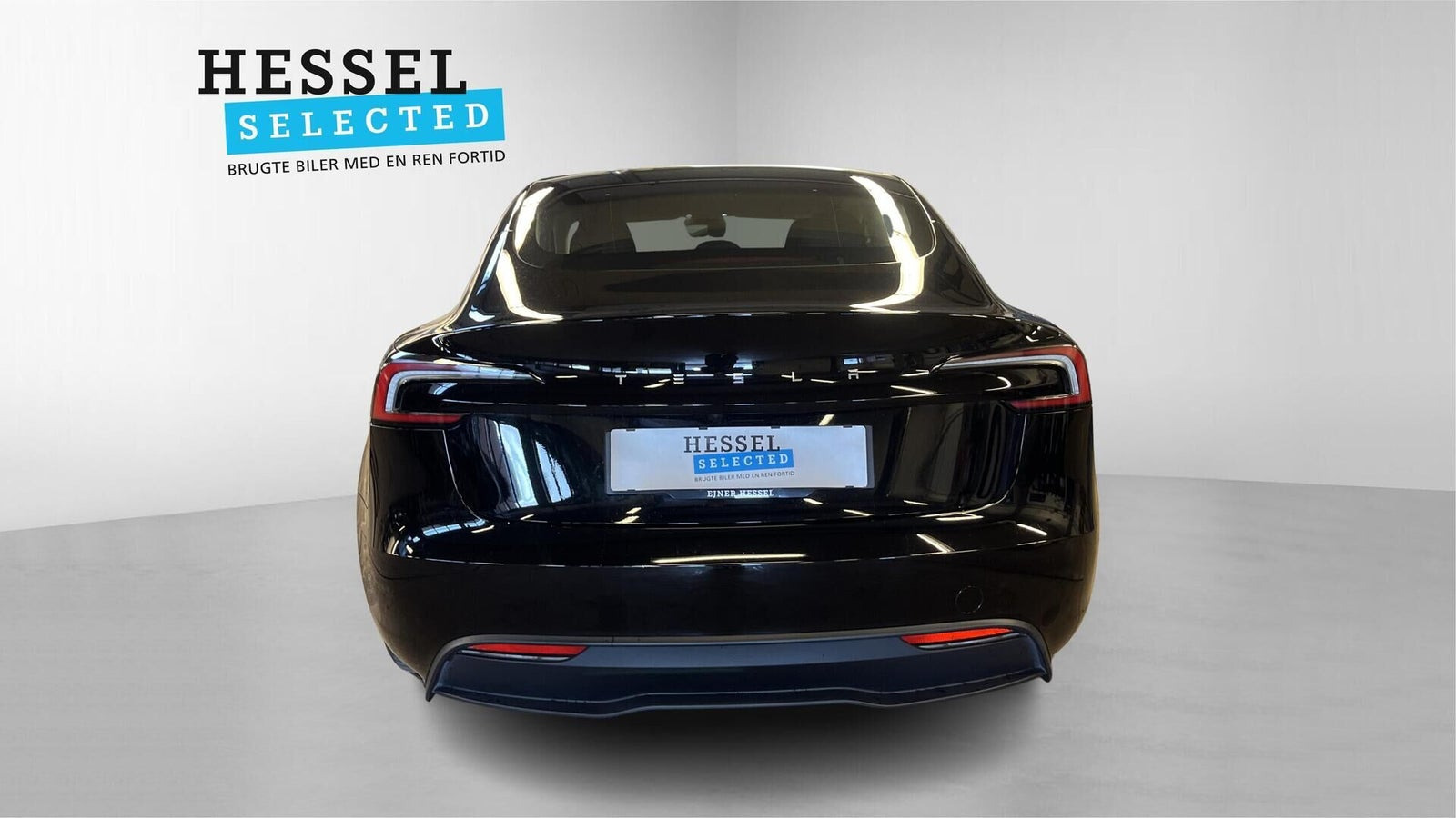 Sort Tesla Model 3 fra 2024