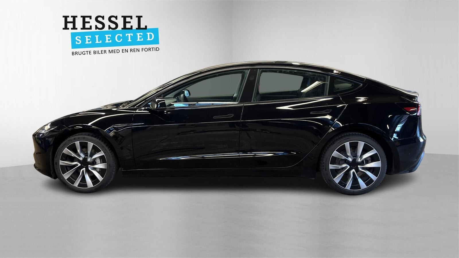 Sort Tesla Model 3 fra 2024