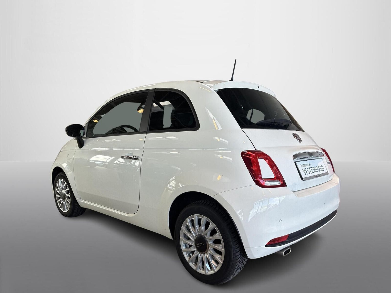 Hvid Fiat 500 fra 2024