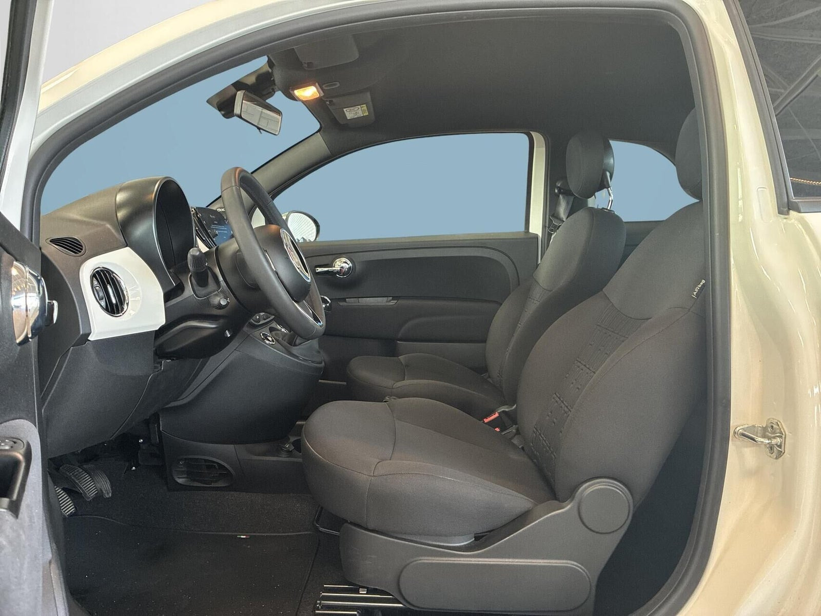 Hvid Fiat 500 fra 2024