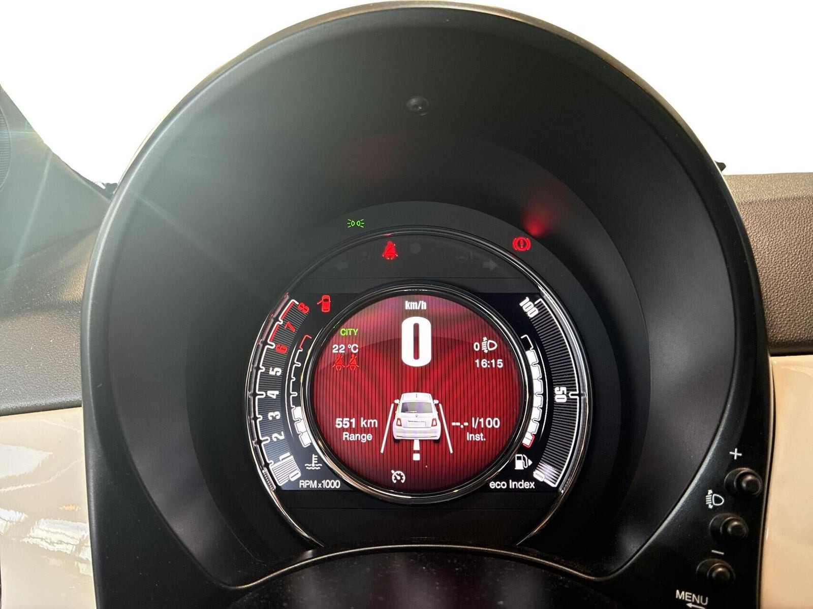 Hvid Fiat 500 fra 2024