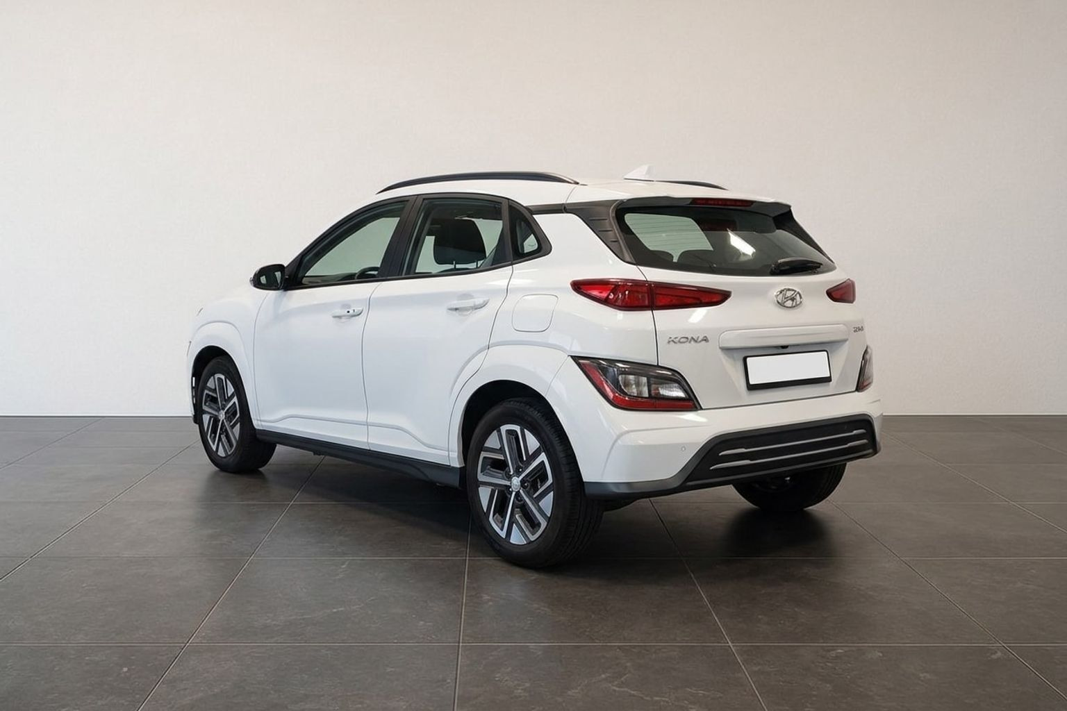 Hvid Hyundai Kona fra 2022