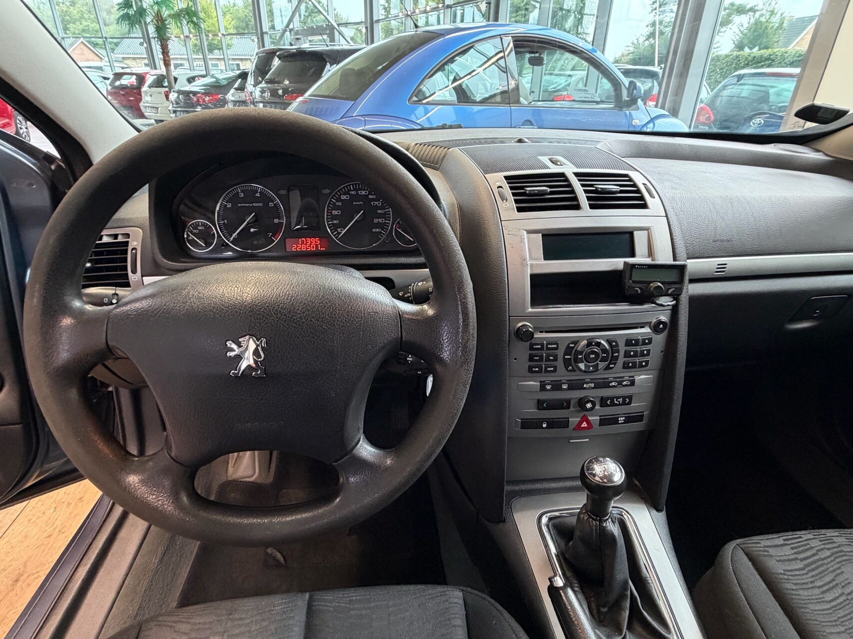 Grå Peugeot 407 fra 2006