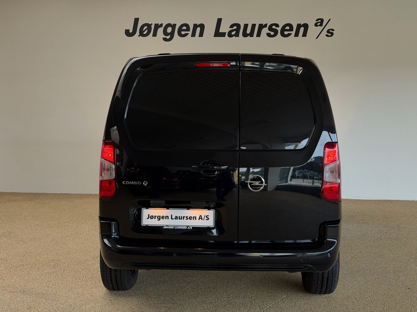 Sort Opel Combo-e fra 2026