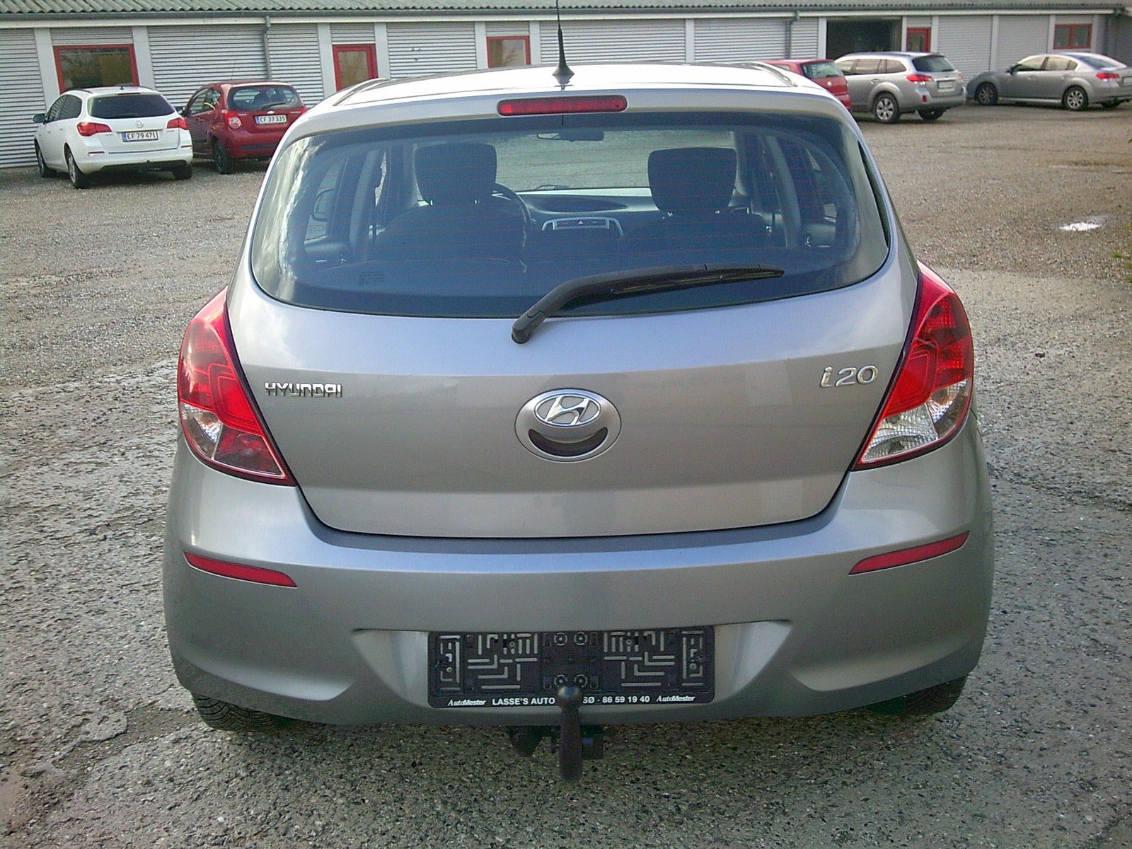 Gul Hyundai i20 fra 2013