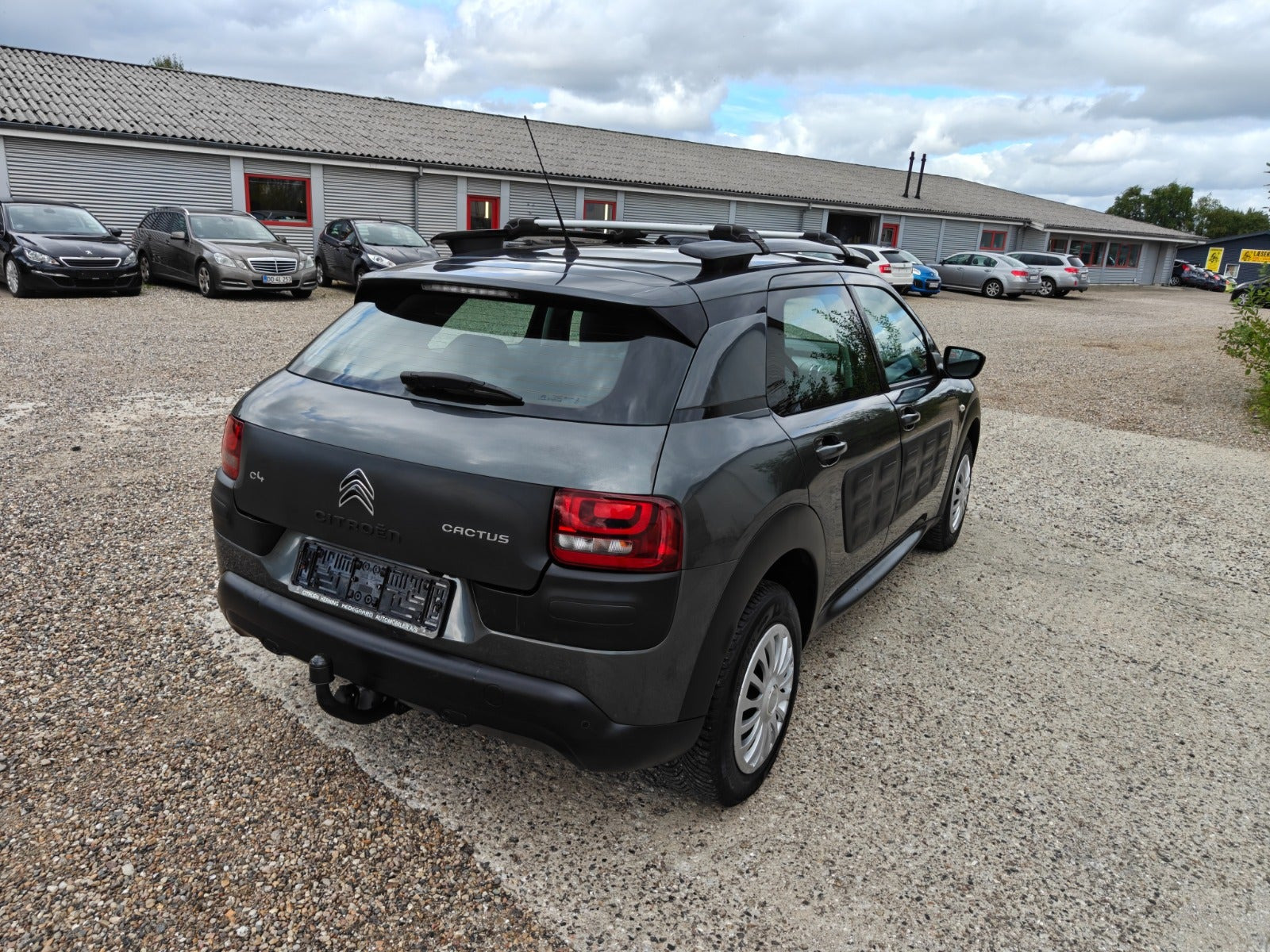 Gul Citroën C4 Cactus fra 2016