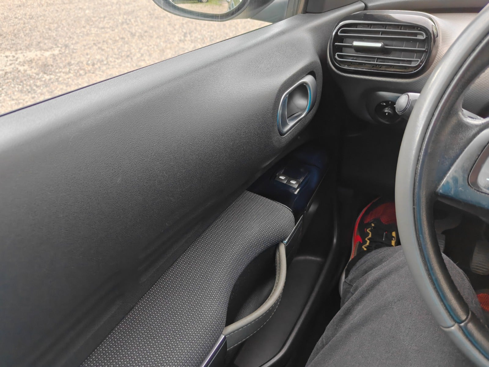 Gul Citroën C4 Cactus fra 2016