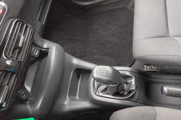 Gul Citroën C4 Cactus fra 2016