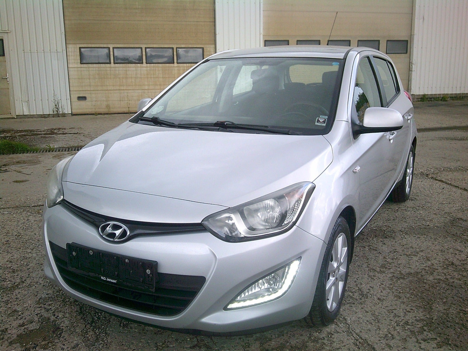 Gul Hyundai i20 fra 2014