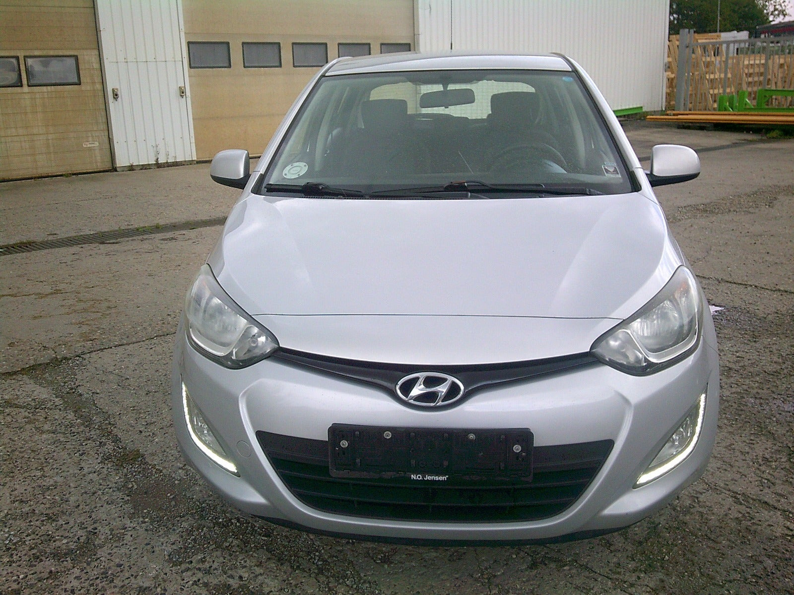 Gul Hyundai i20 fra 2014
