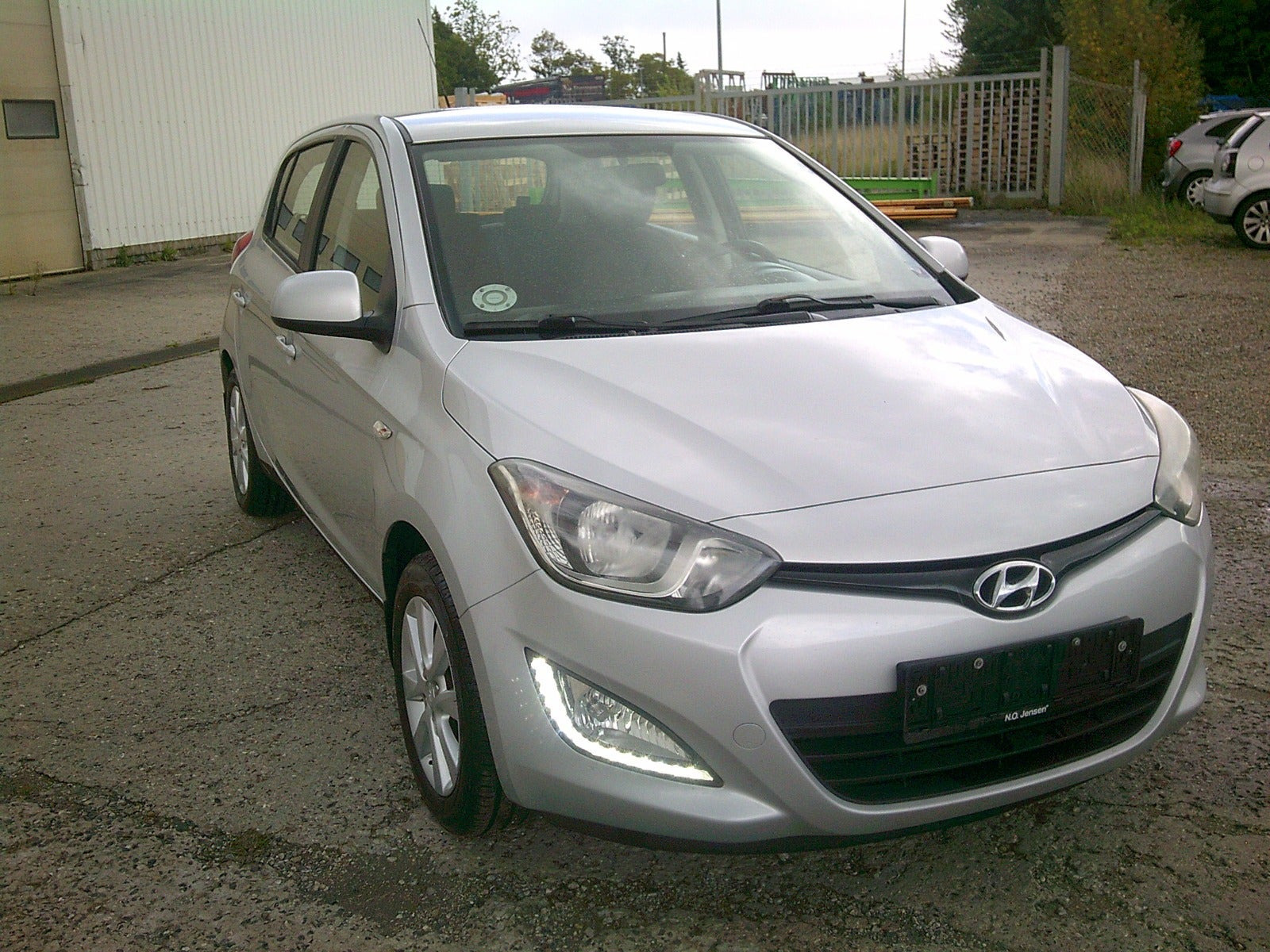 Gul Hyundai i20 fra 2014