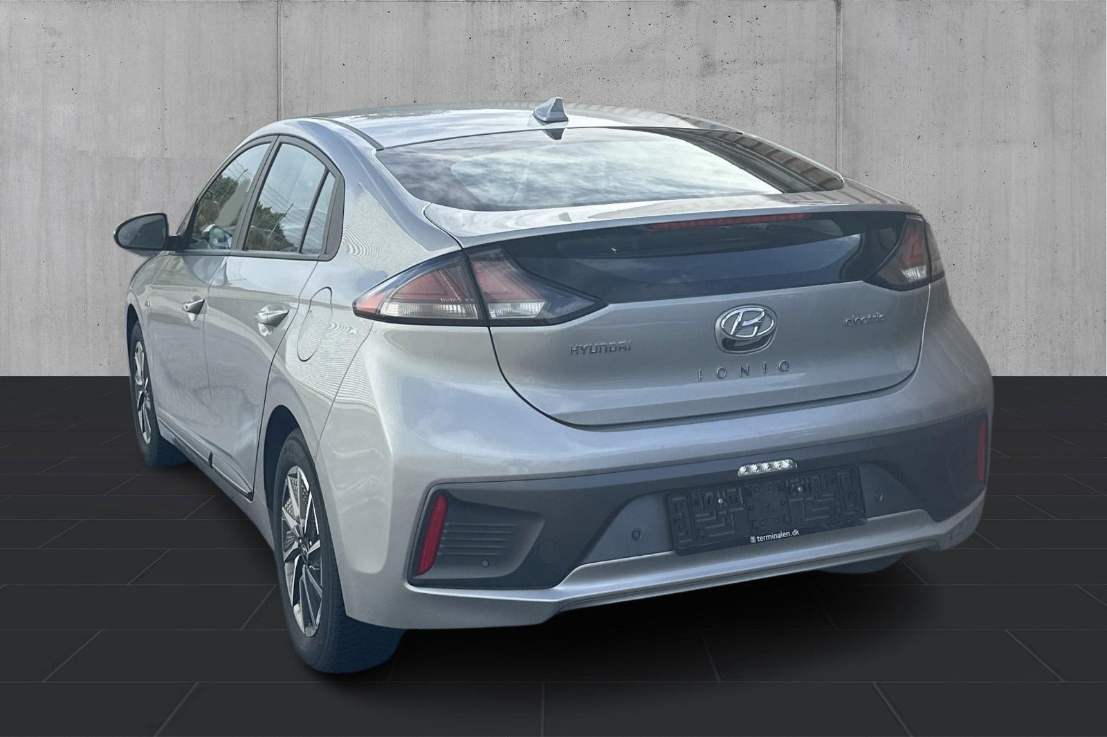 Sølv Hyundai Ioniq fra 2020