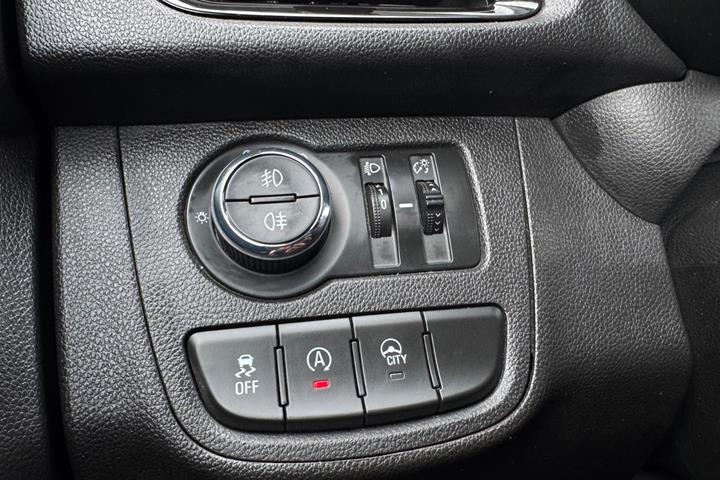 Grå Opel Karl fra 2017