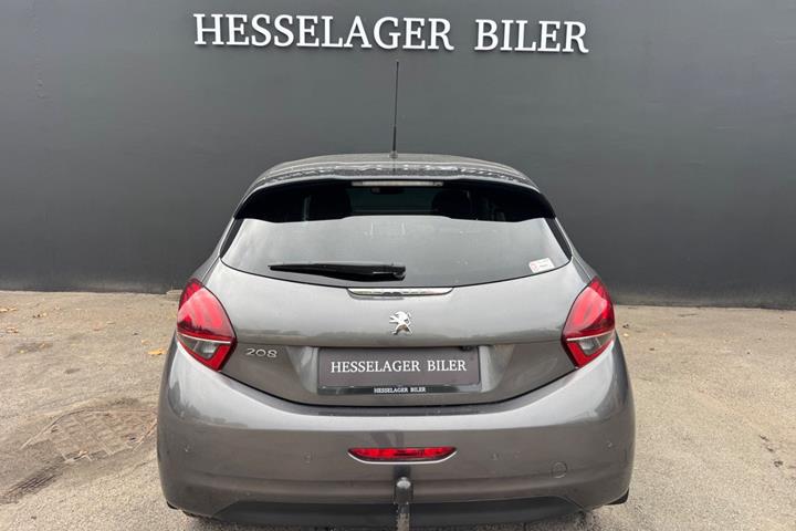 Grå Peugeot 208 fra 2018