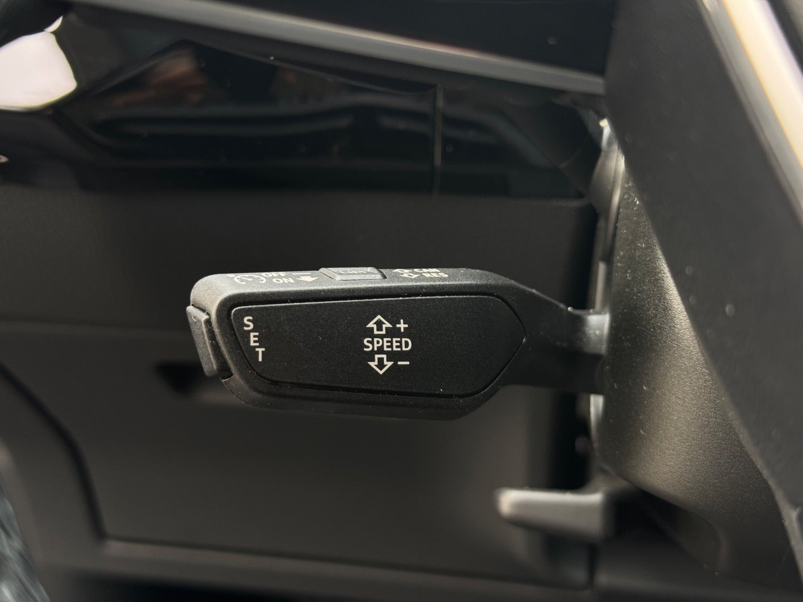 Blå Audi e-tron fra 2022