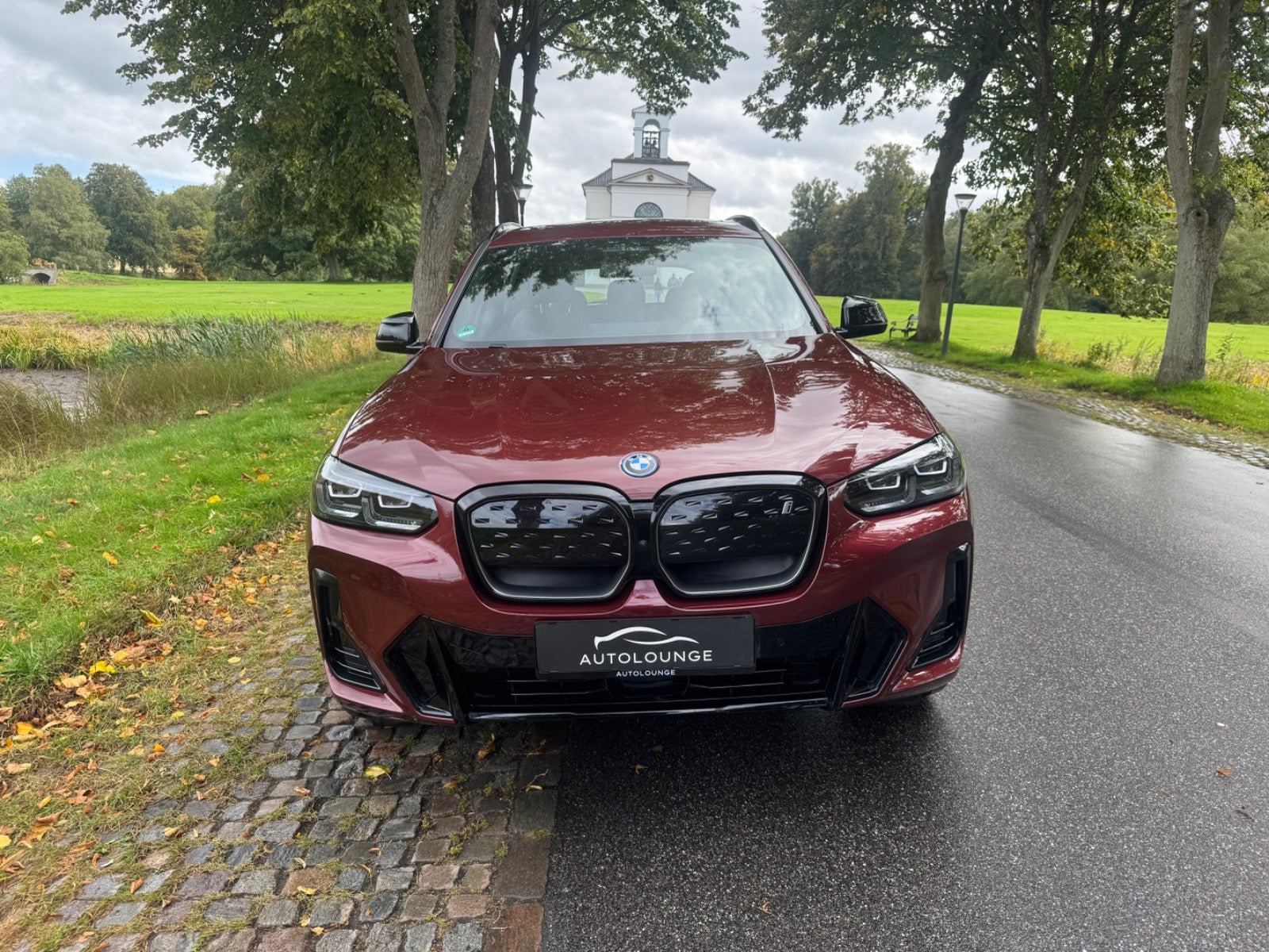 Rød BMW iX3 fra 2023