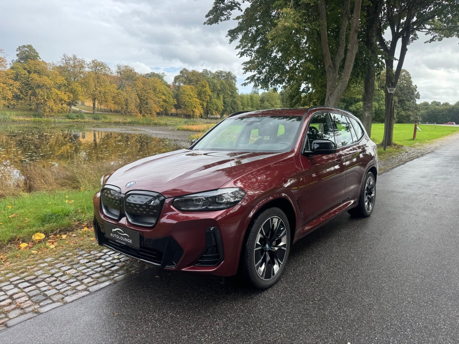 Rød BMW iX3 fra 2023