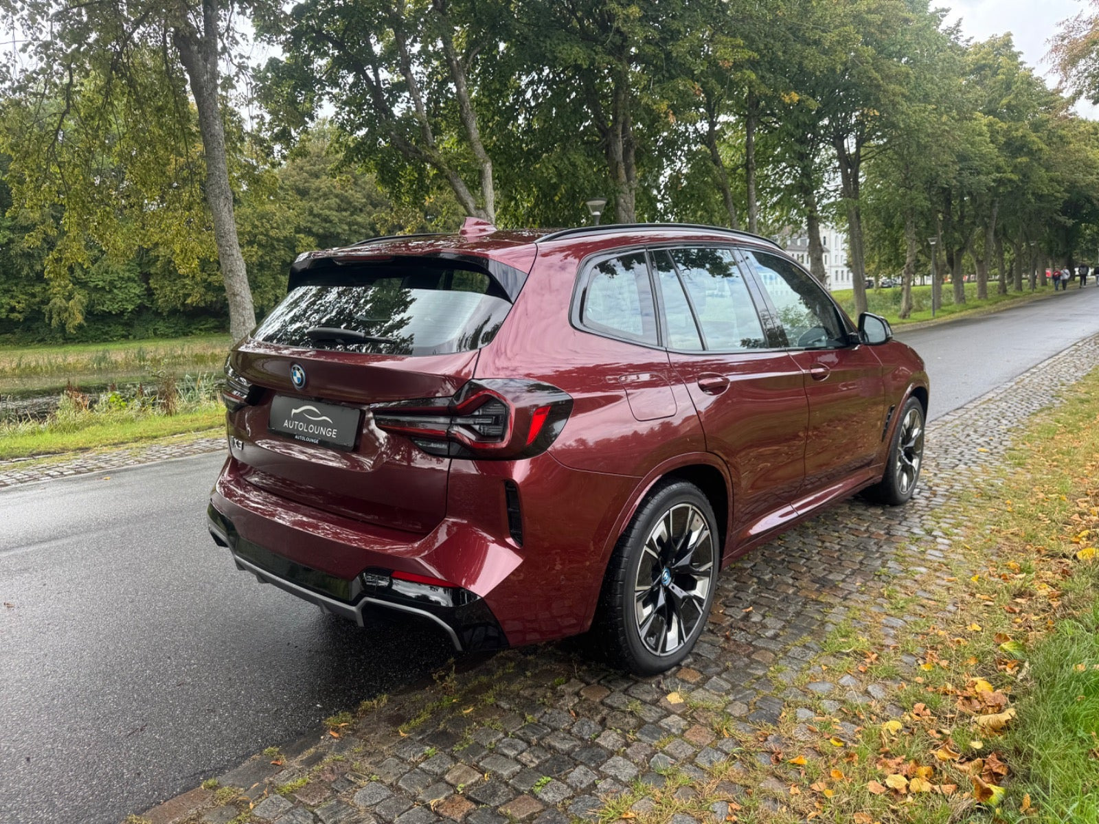 Rød BMW iX3 fra 2023