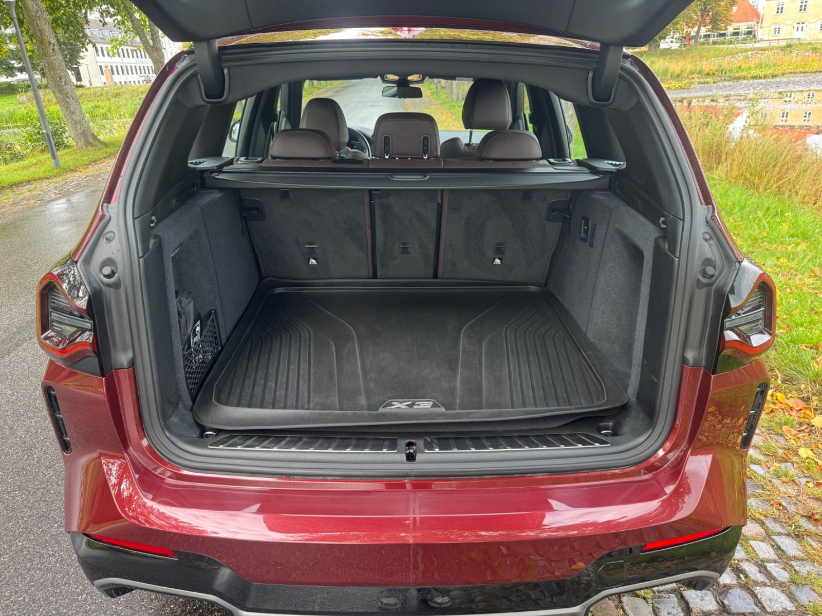 Rød BMW iX3 fra 2023