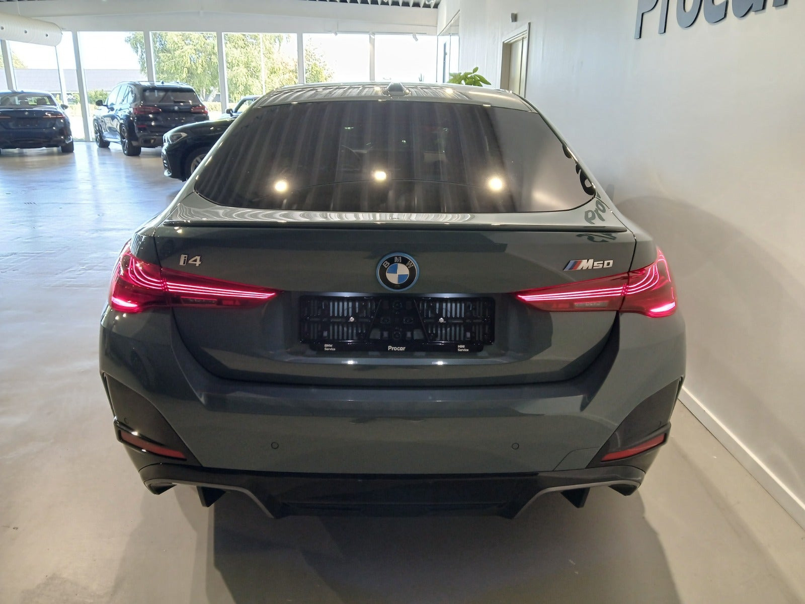 Grøn BMW i4 fra 2025