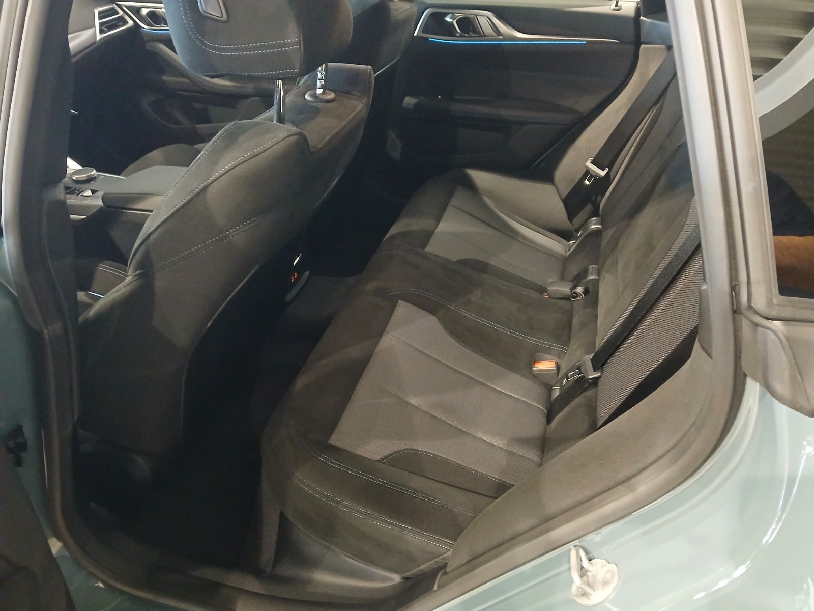 Grøn BMW i4 fra 2025