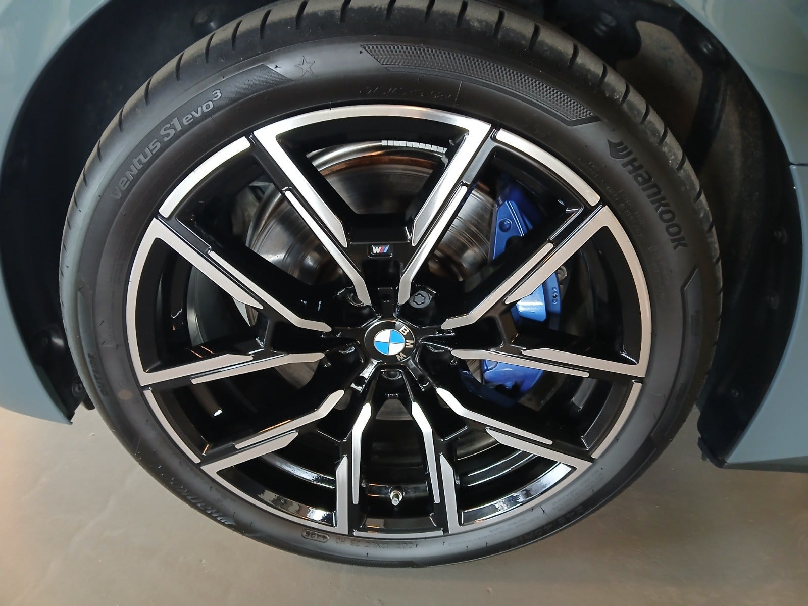 Grøn BMW i4 fra 2025