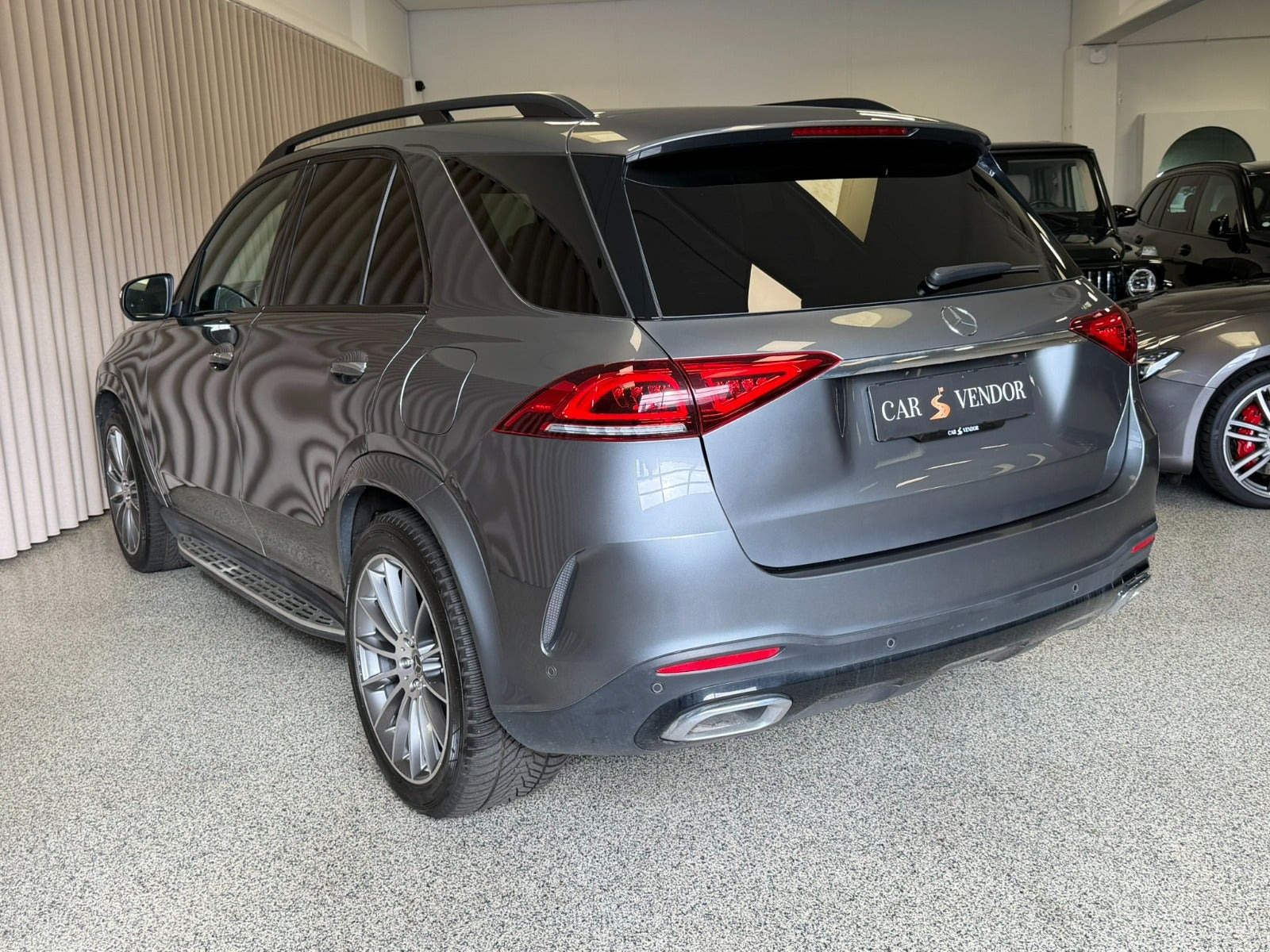 Grå Mercedes GLE350 de fra 2022