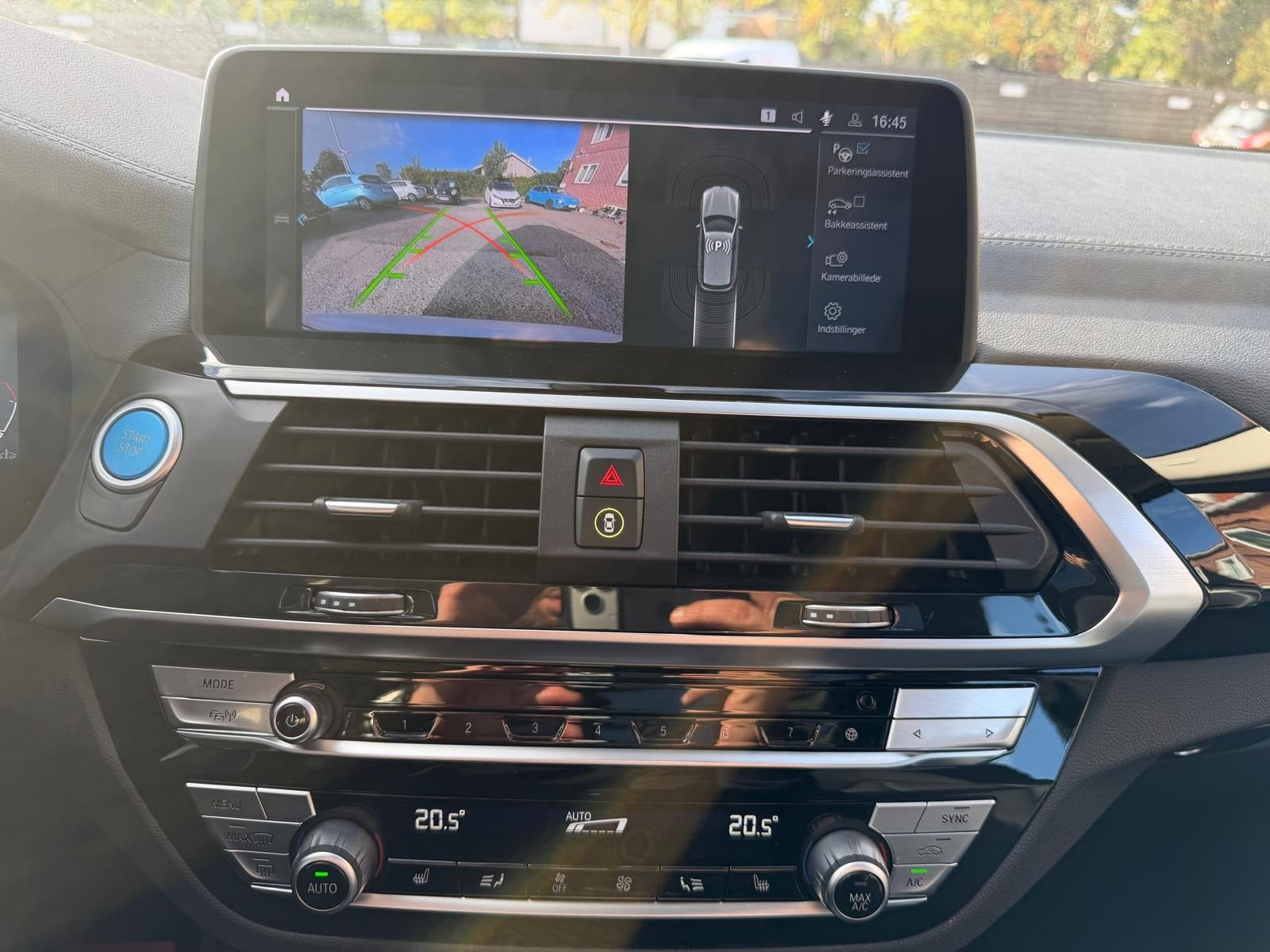 Hvid BMW iX3 fra 2021