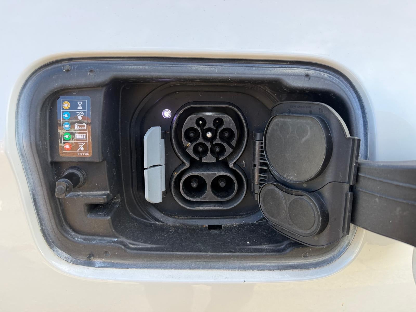 Hvid BMW iX3 fra 2021