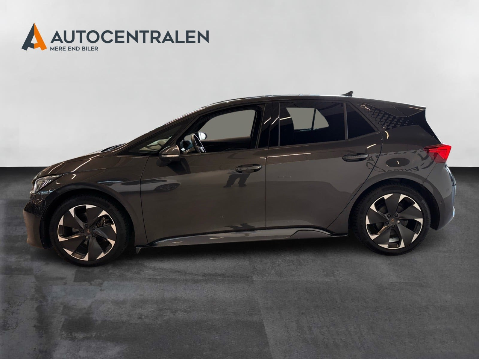 Grå Cupra Born fra 2023