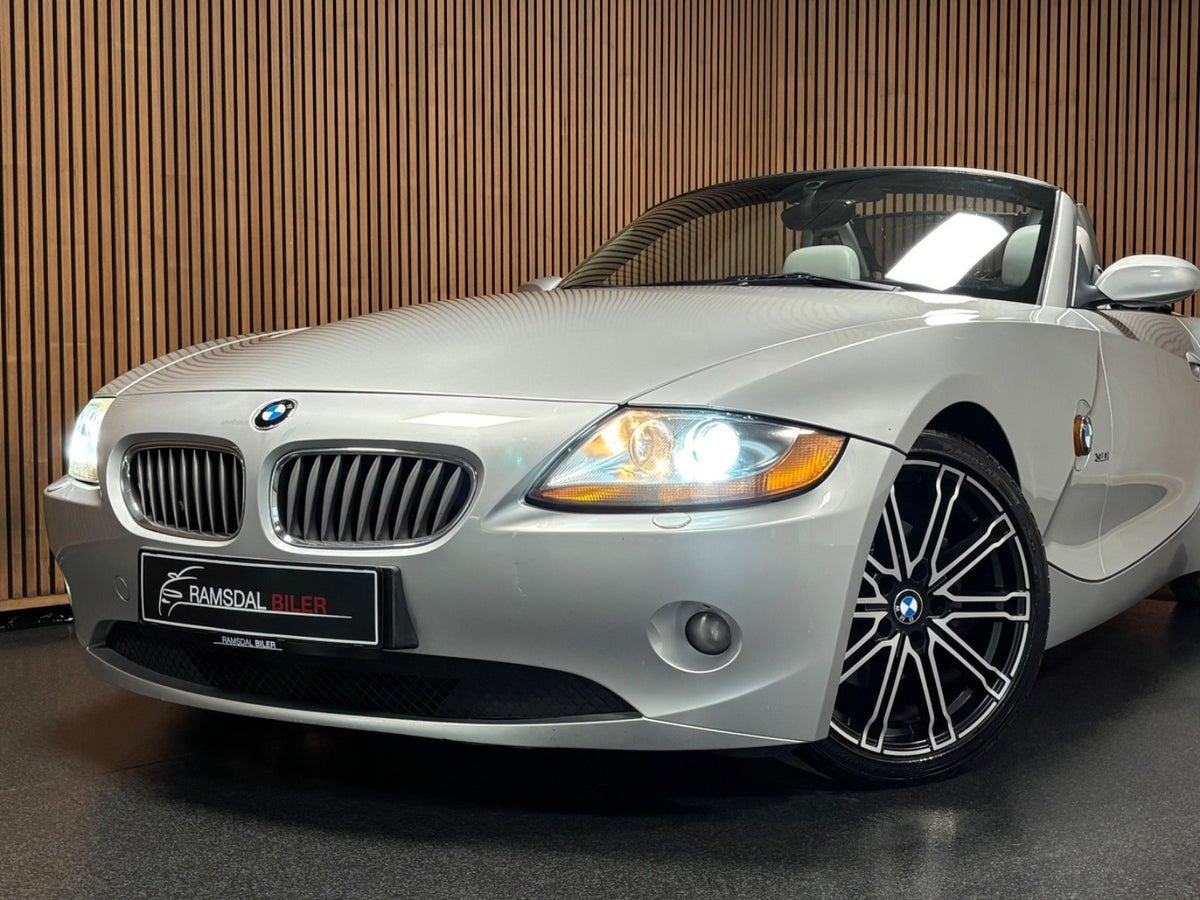 Sølv BMW Z4 fra 2003
