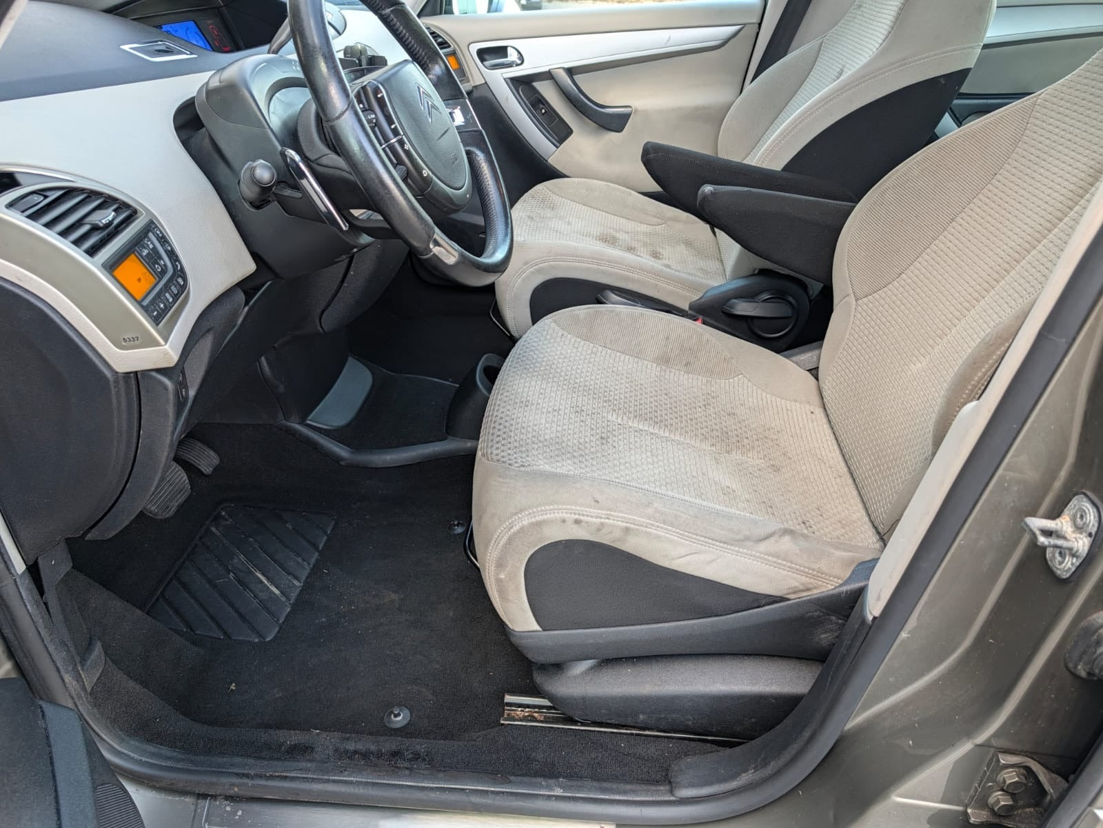 Brun Citroën C4 Picasso fra 2007