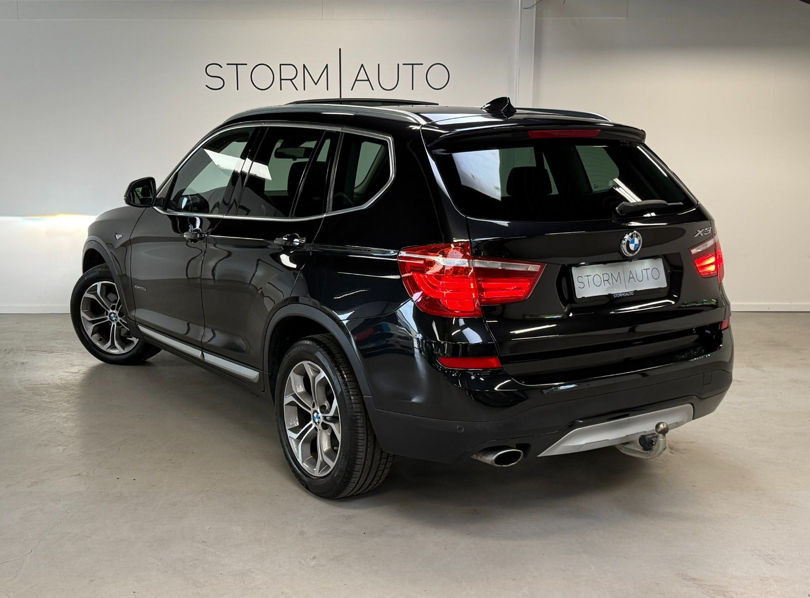 Sort BMW X3 fra 2016