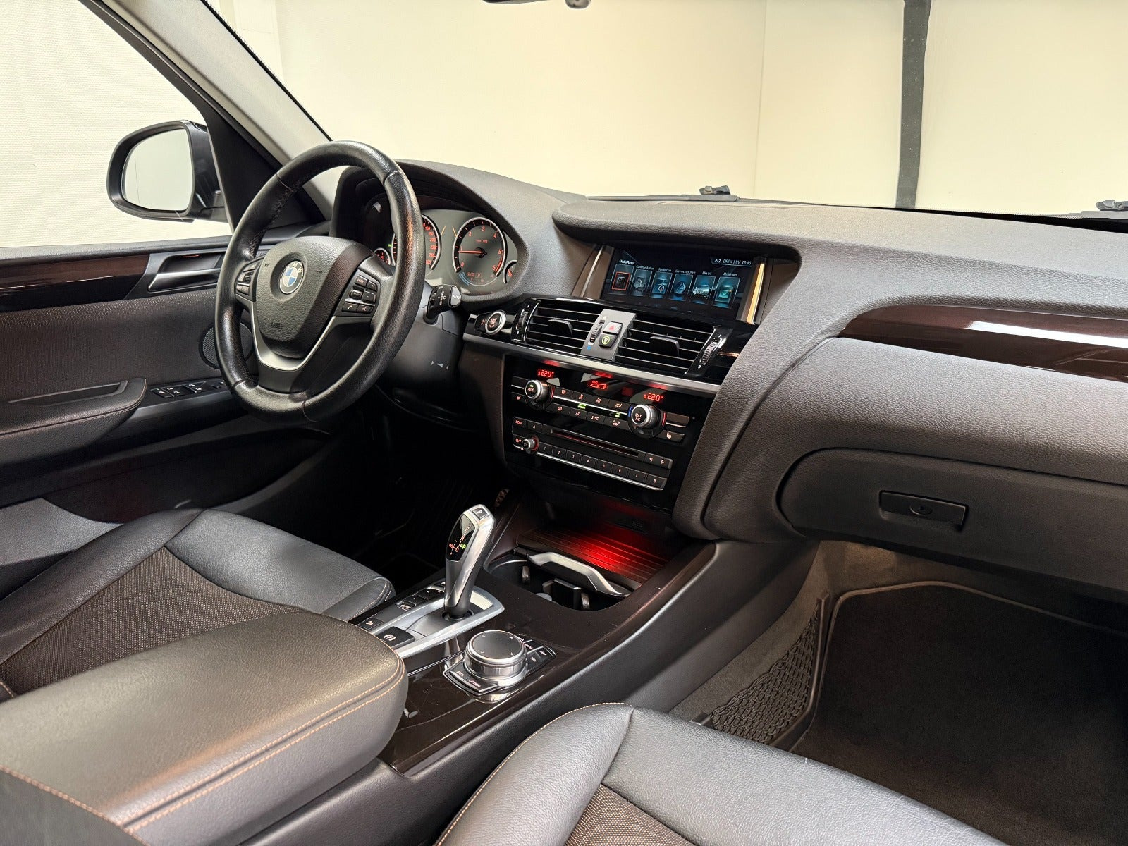 Sort BMW X3 fra 2016