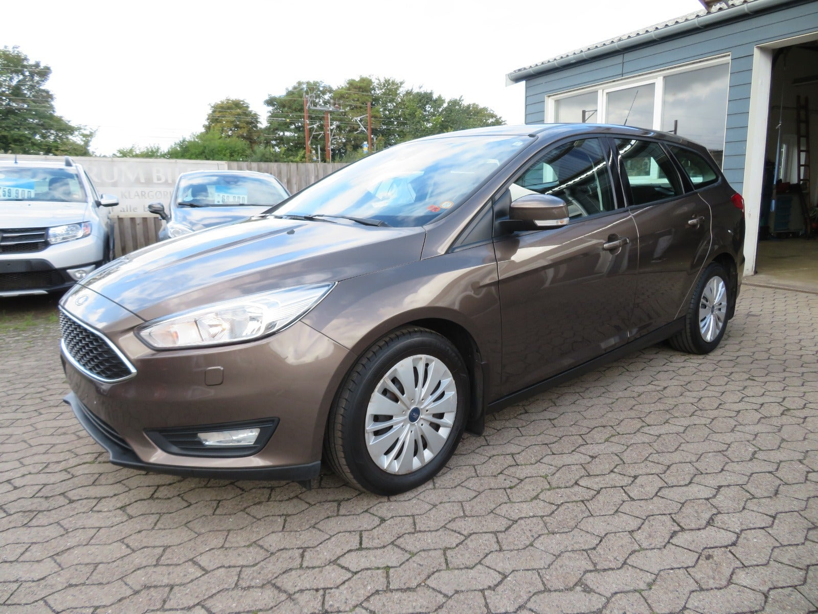 Brun Ford Focus fra 2016 set udefra