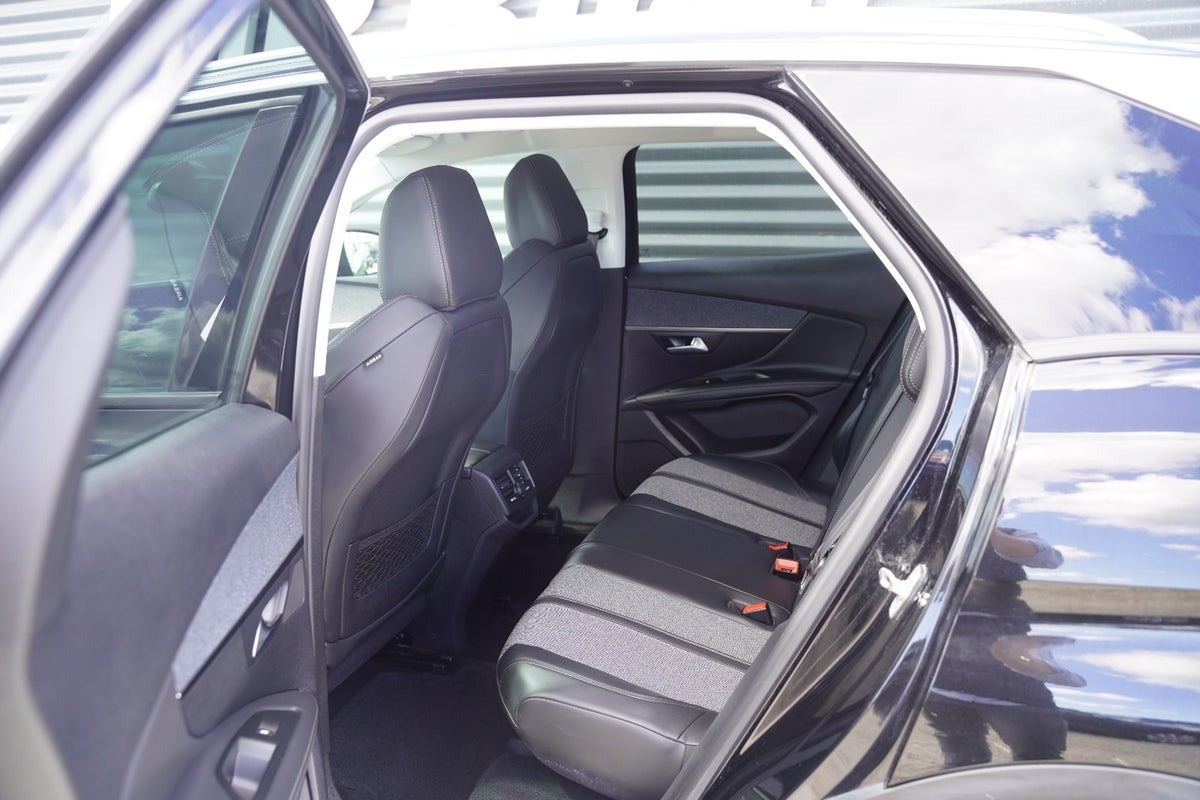 Sort Peugeot 3008 fra 2018