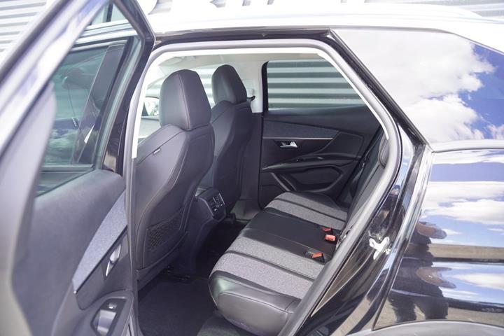 Sort Peugeot 3008 fra 2018