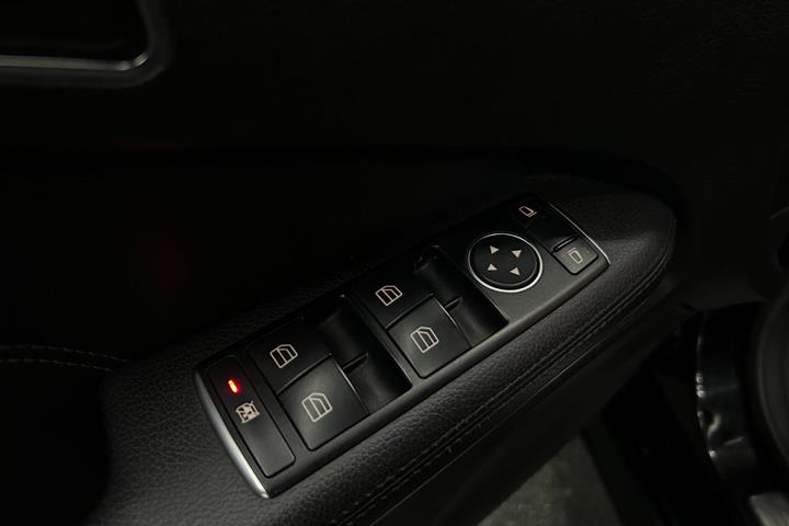 undefined Mercedes E200 fra 2015