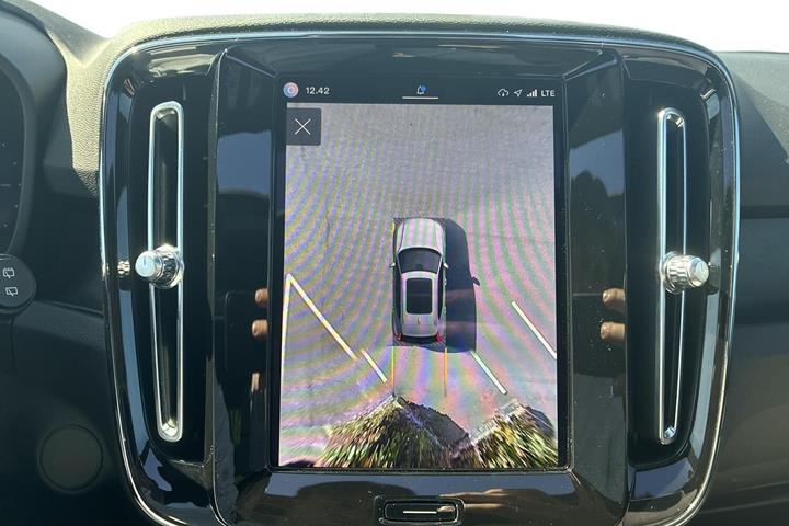 Sort Volvo XC40 fra 2023