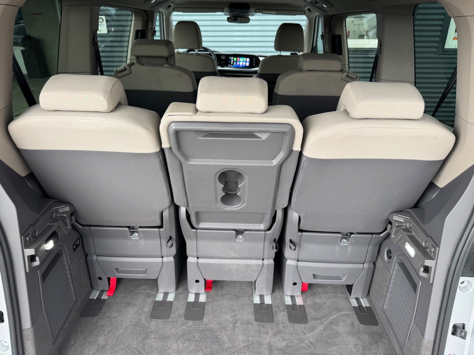 Sølv VW Multivan fra 2024