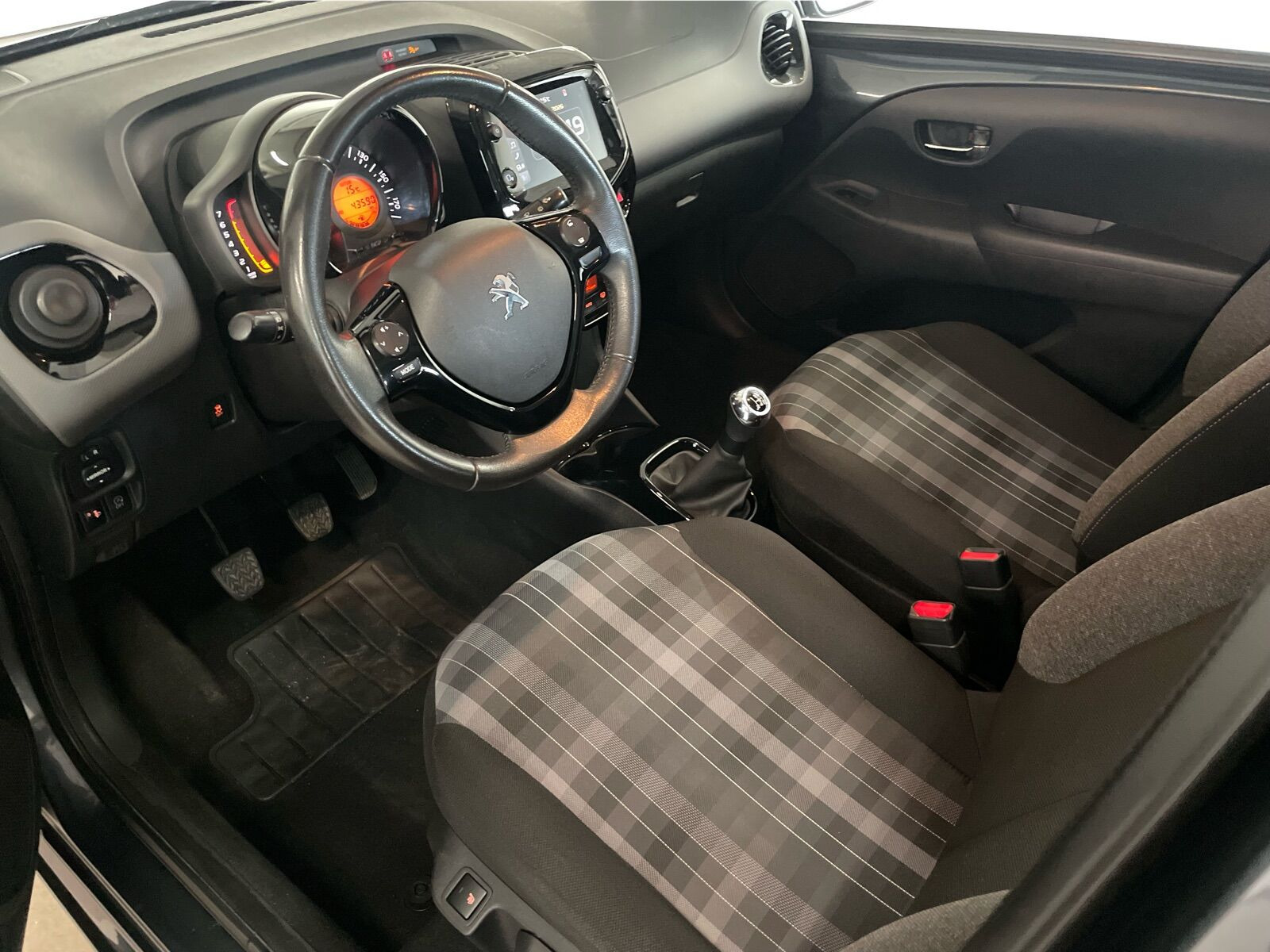 Sort Peugeot 108 fra 2020