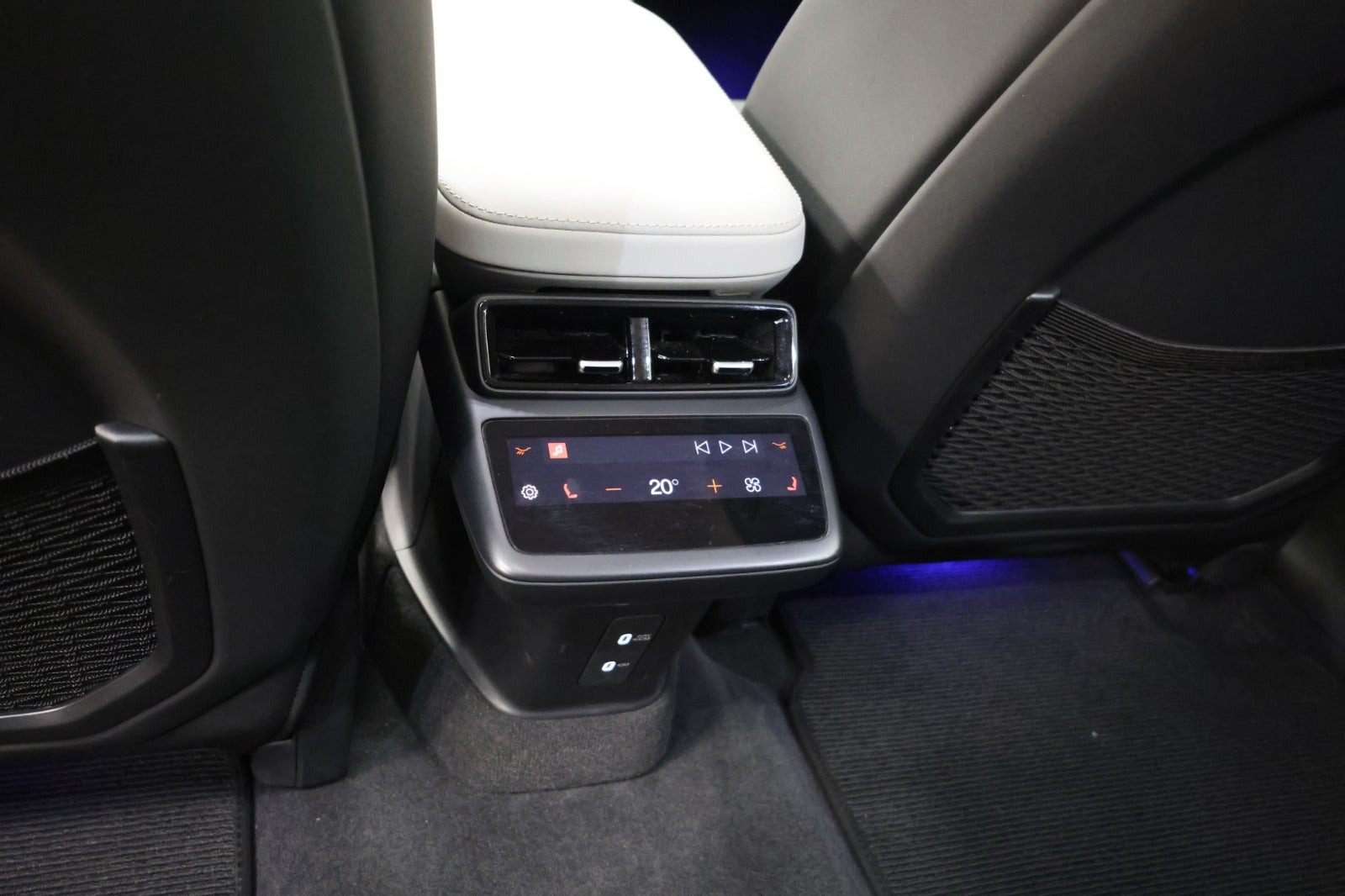 undefined Polestar 4 fra 2025