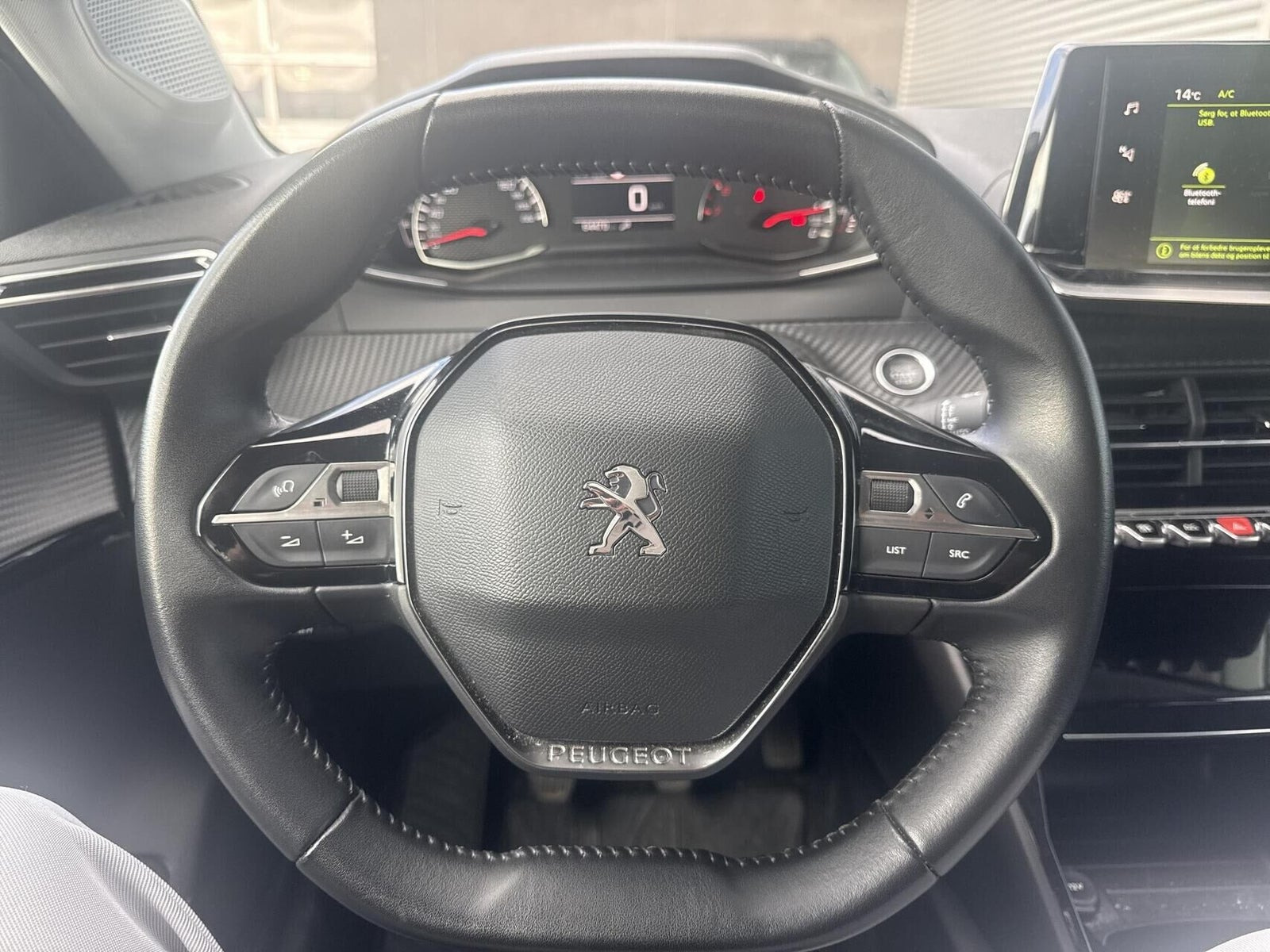 Sølv Peugeot 208 fra 2021