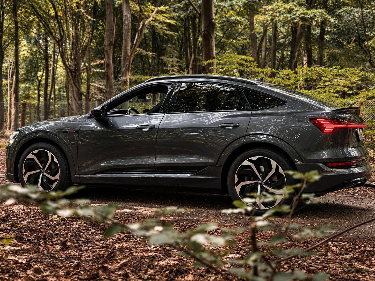 Sort Audi e-tron fra 2022