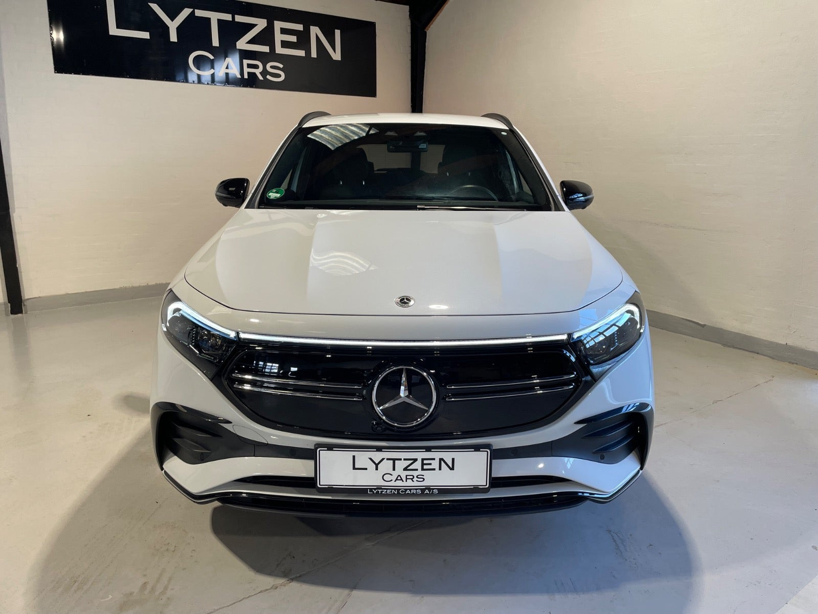 Hvid Mercedes EQA250+ fra 2023