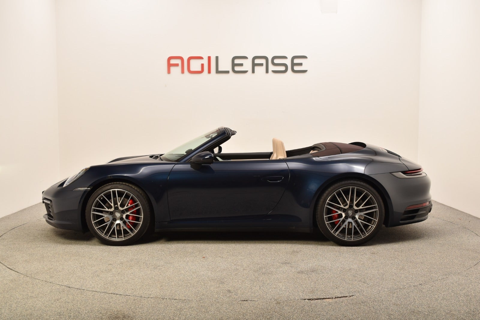 Blå Porsche 911 Carrera 4S fra 2021