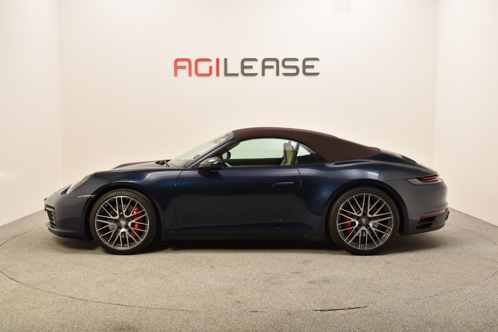 Blå Porsche 911 Carrera 4S fra 2021